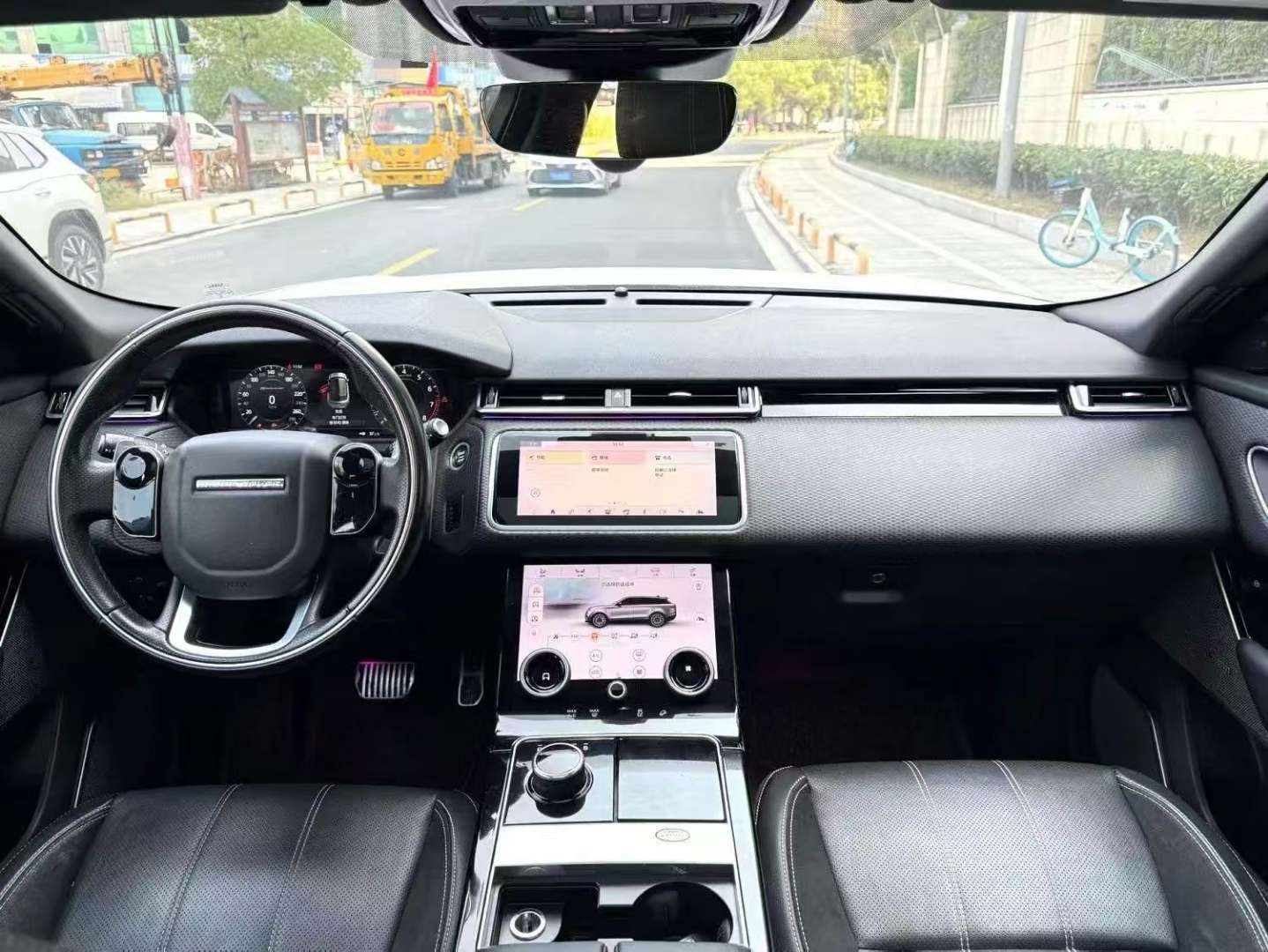 Land Rover Velar P380 R-DYNAMIC SE 5