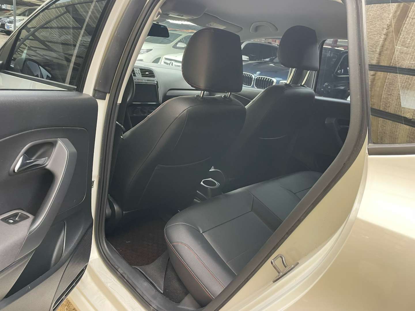 Volkswagen Polo 1.5L Automatic 3
