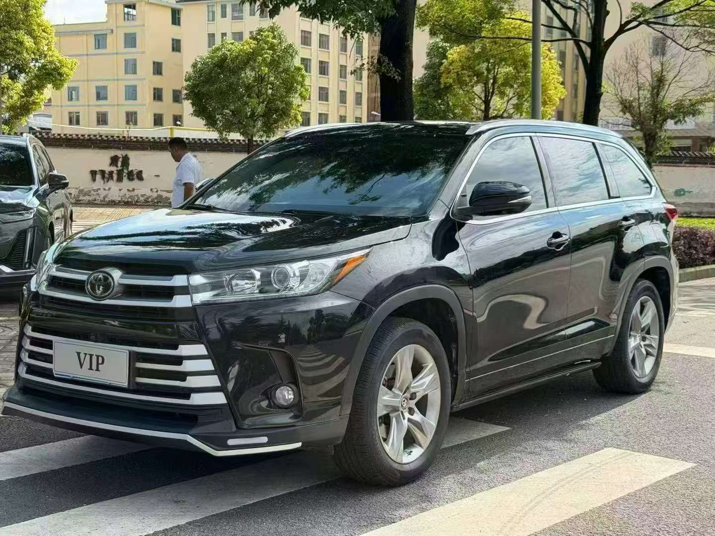 Toyota Highlander 2021 AWD Seven-Seater Luxury Edition 3