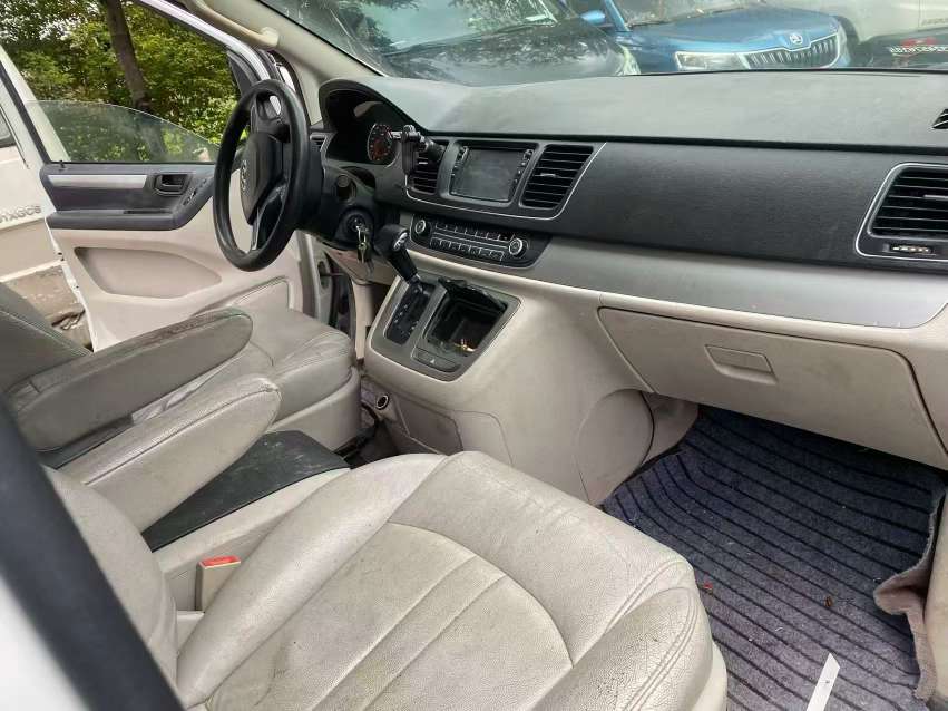 Maxus G10 2015 2.0T Luxury 9-Seater 4