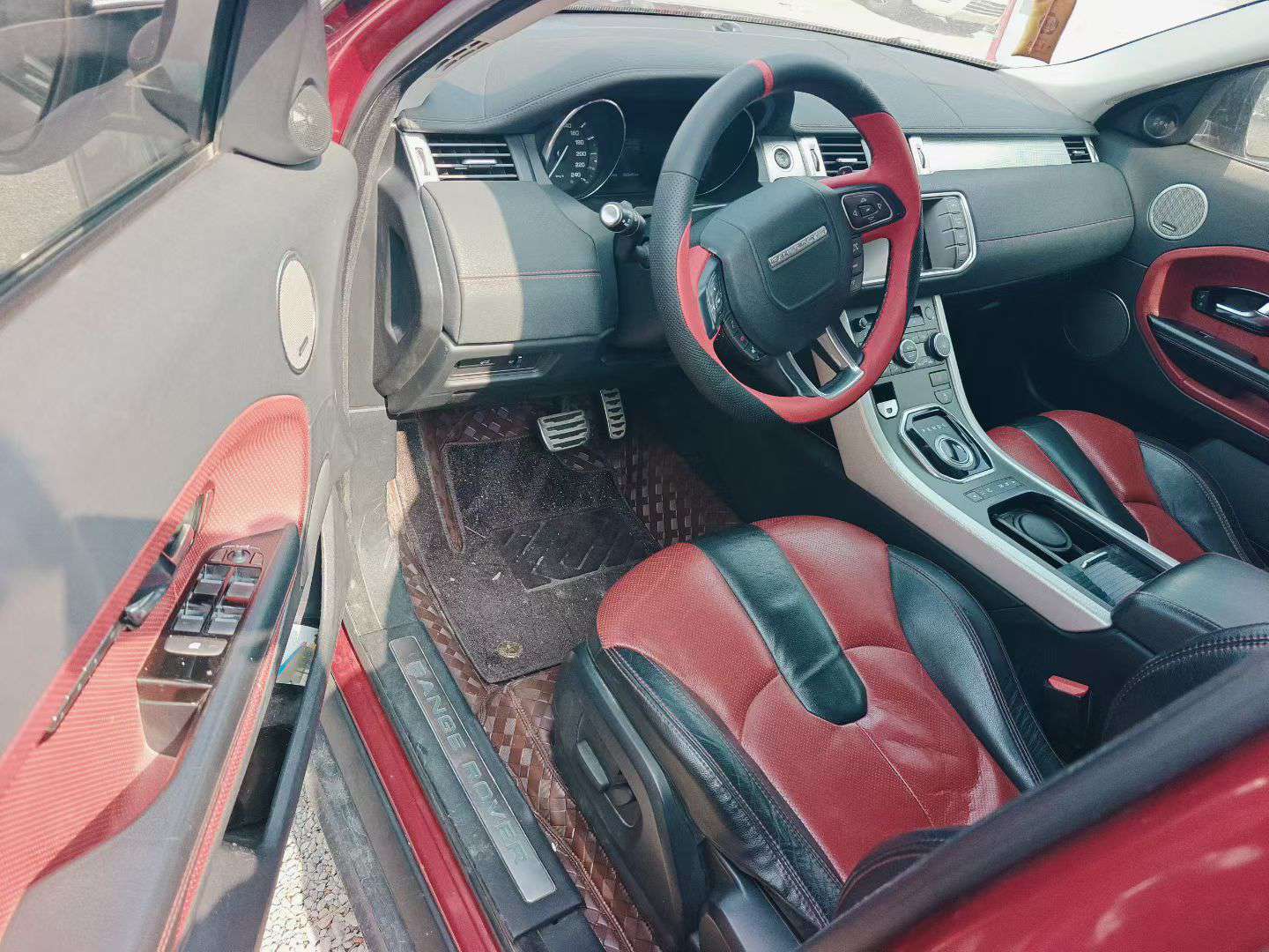 Land Rover Range Rover Evoque 2013 2.0T Automatic with Sunroof 4