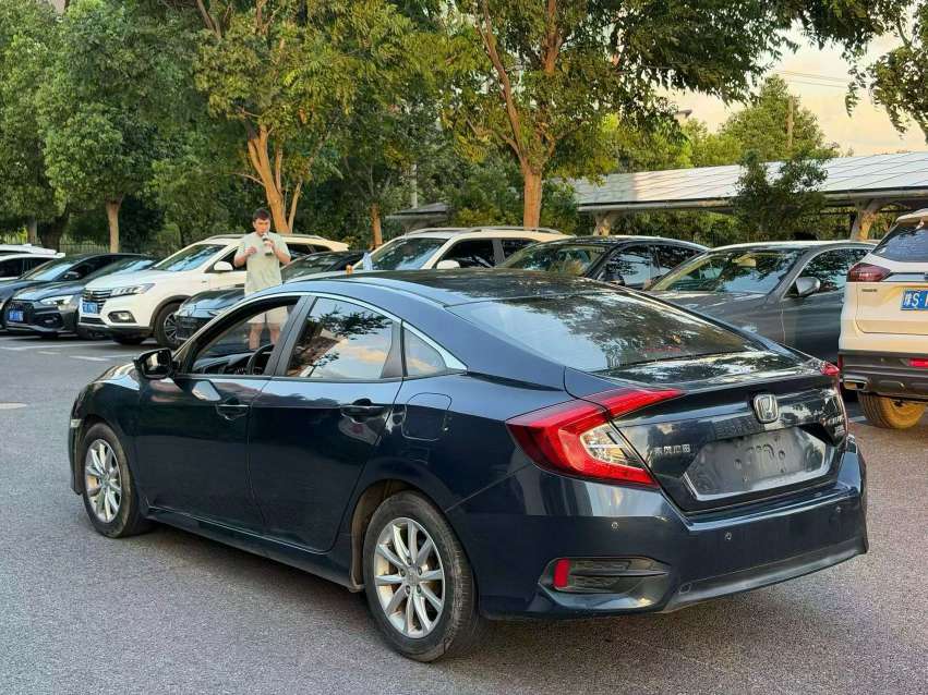 Honda Civic 2016 180TURBO Comfort Edition 9