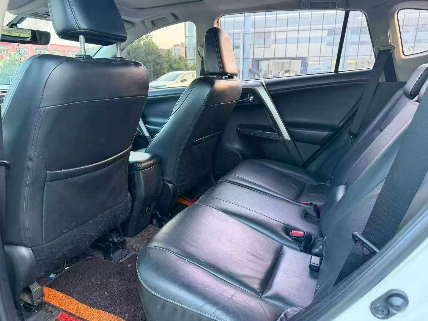 Toyota RAV4 2.0L Automatic Sunroof 8