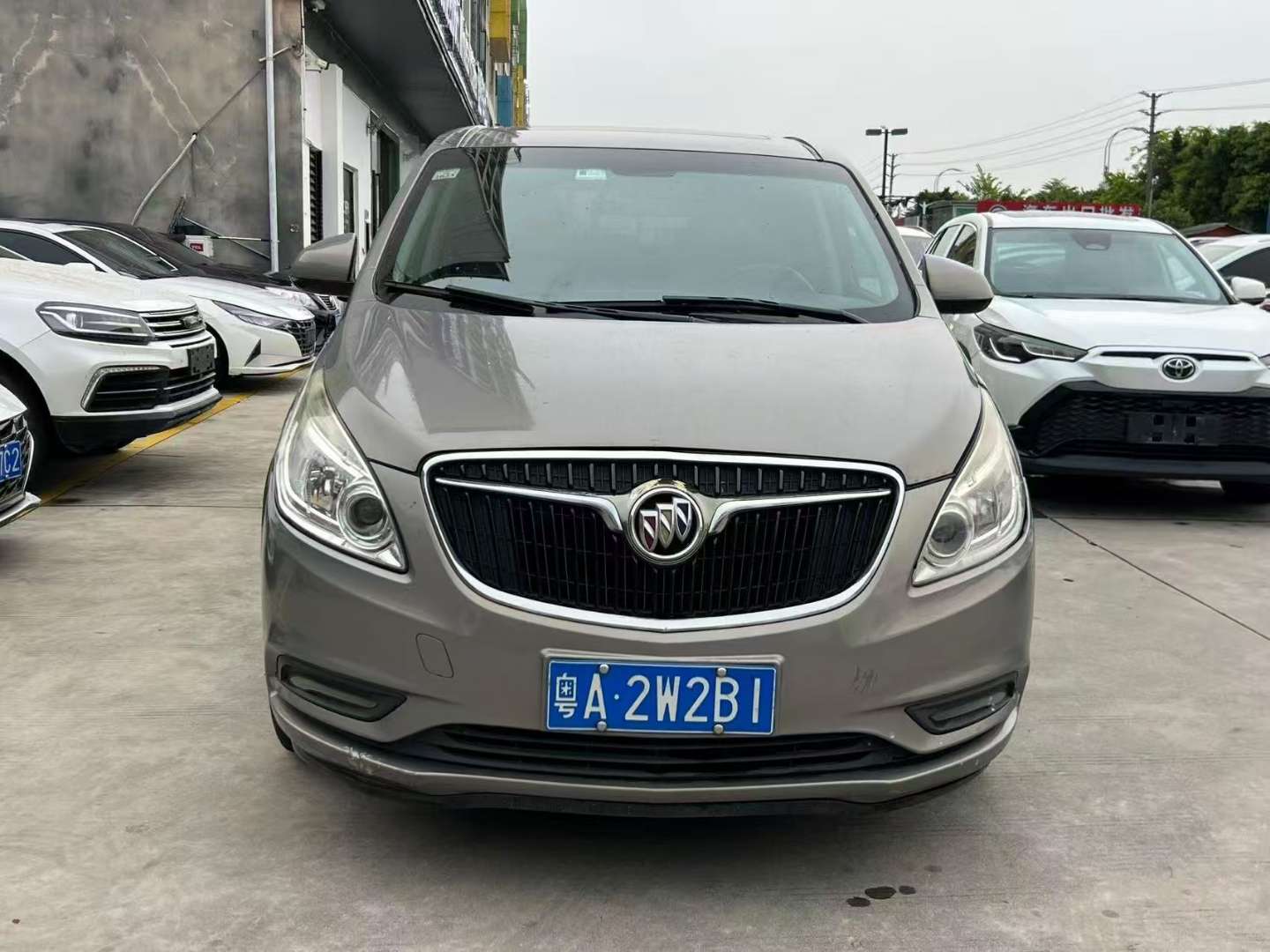 Buick GL8 2.0T Luxury