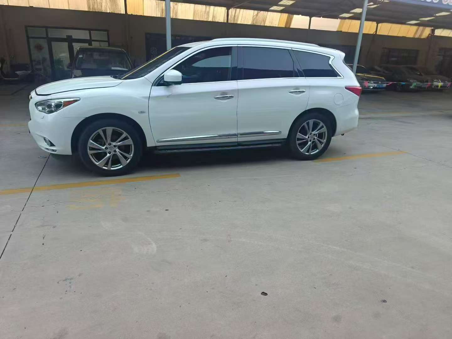 Infiniti JX 3