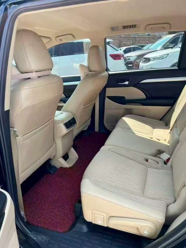 Toyota Highlander 4WD 7-Seat Version 8