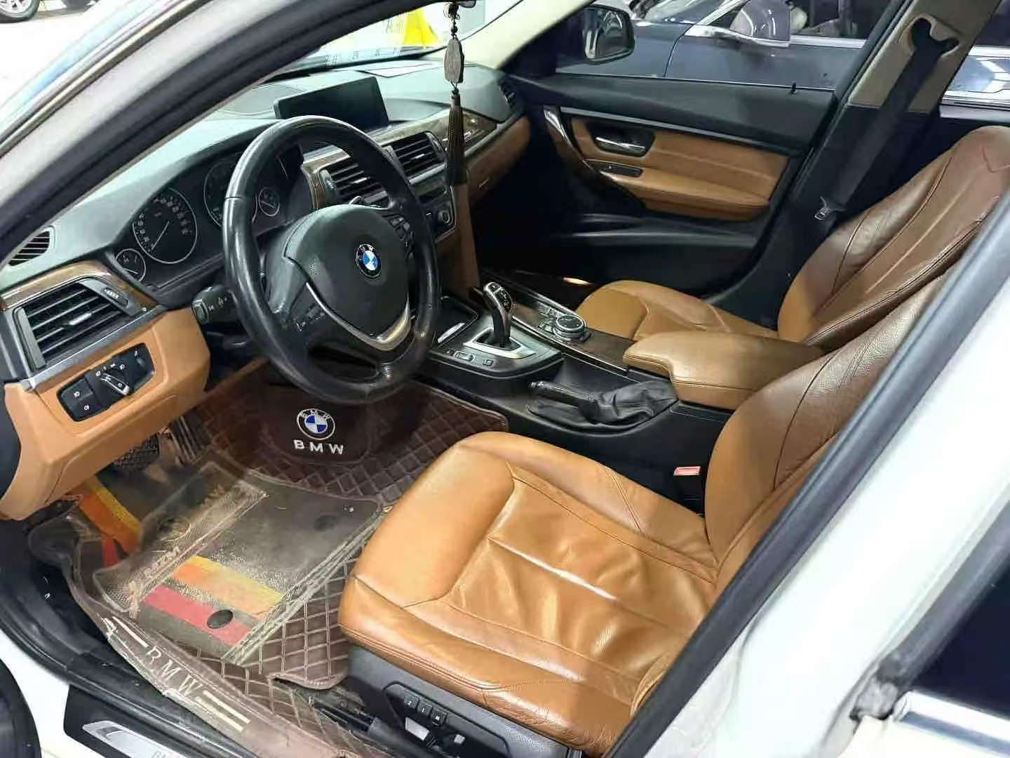BMW 3 Series 320Li 2.0T Luxury Design Package 5