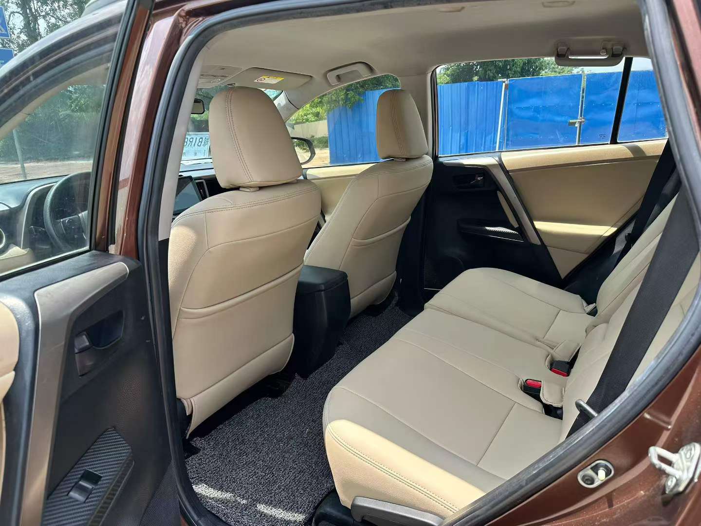 Toyota RAV4 2015 2.0L Fashion Edition 6