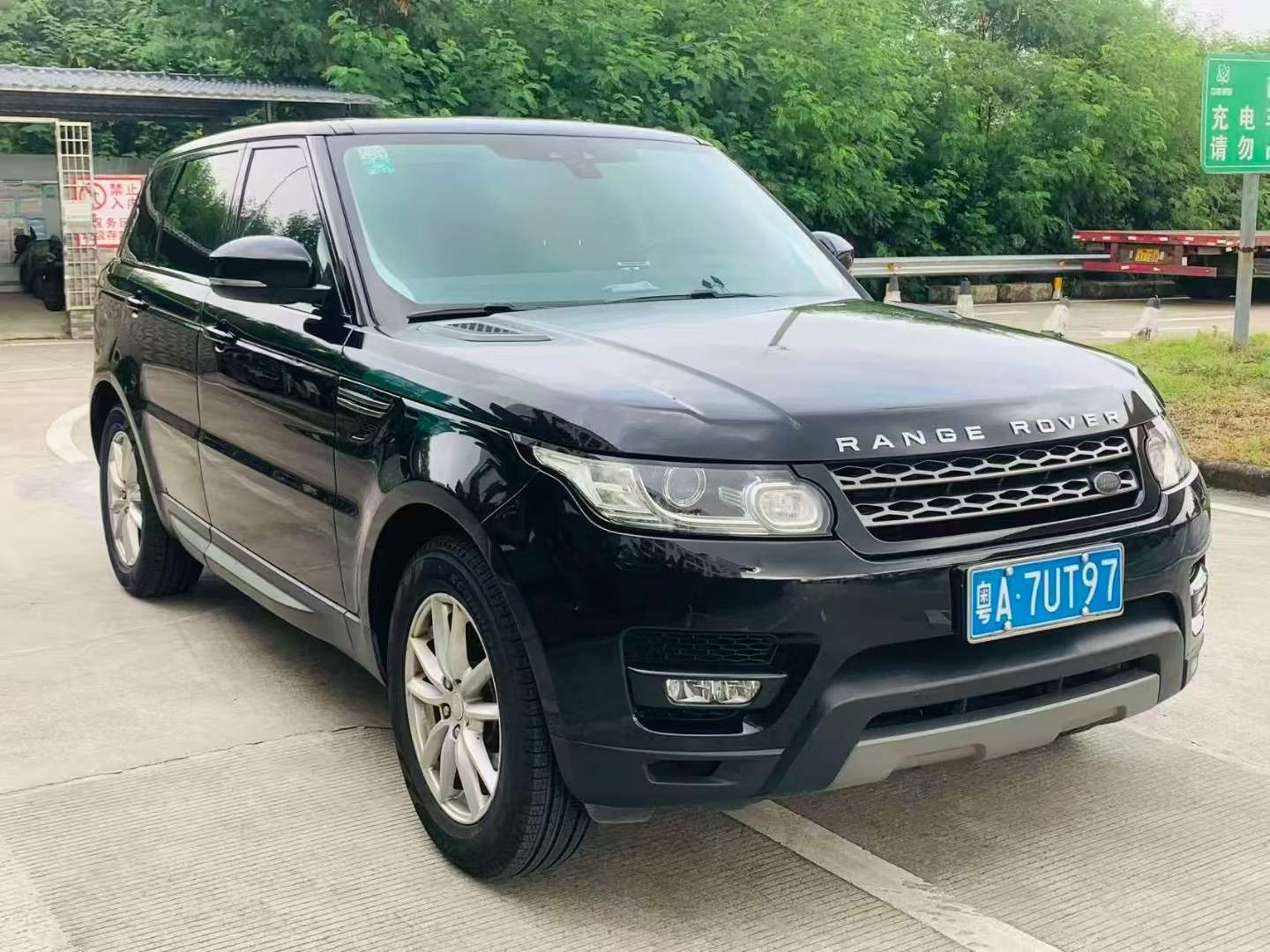 Land Rover Range Rover Sport 3.0T Gasoline SE Edition 2