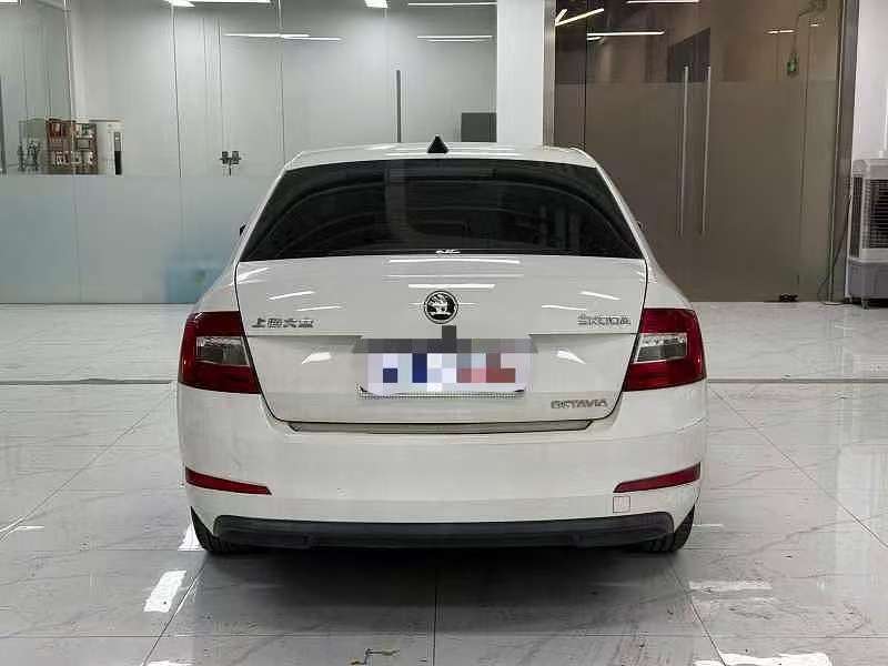 Skoda Octavia 2015 1.6L Automatic Yizhi Edition 4