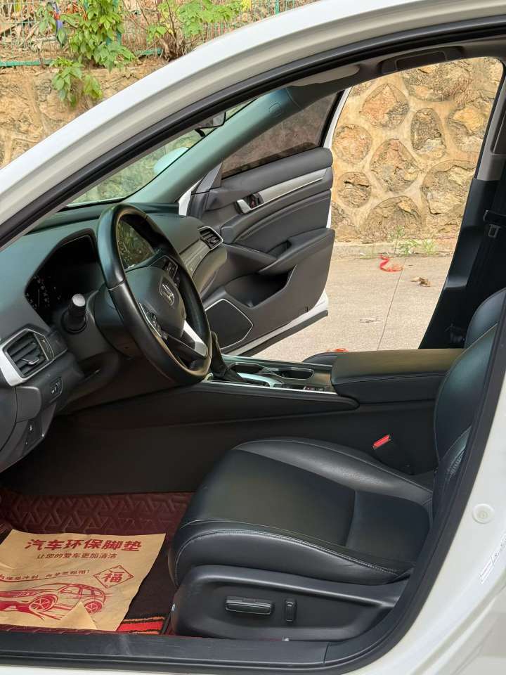 Honda Accord 1.5T 260 Luxury Edition 4