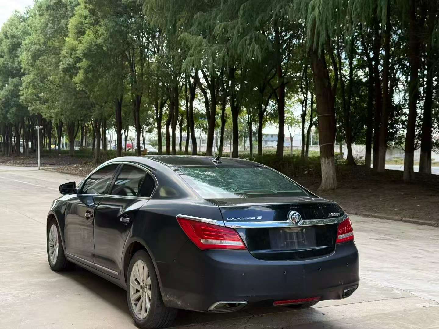 Buick LaCrosse 2.0T Automatic Sunroof 9