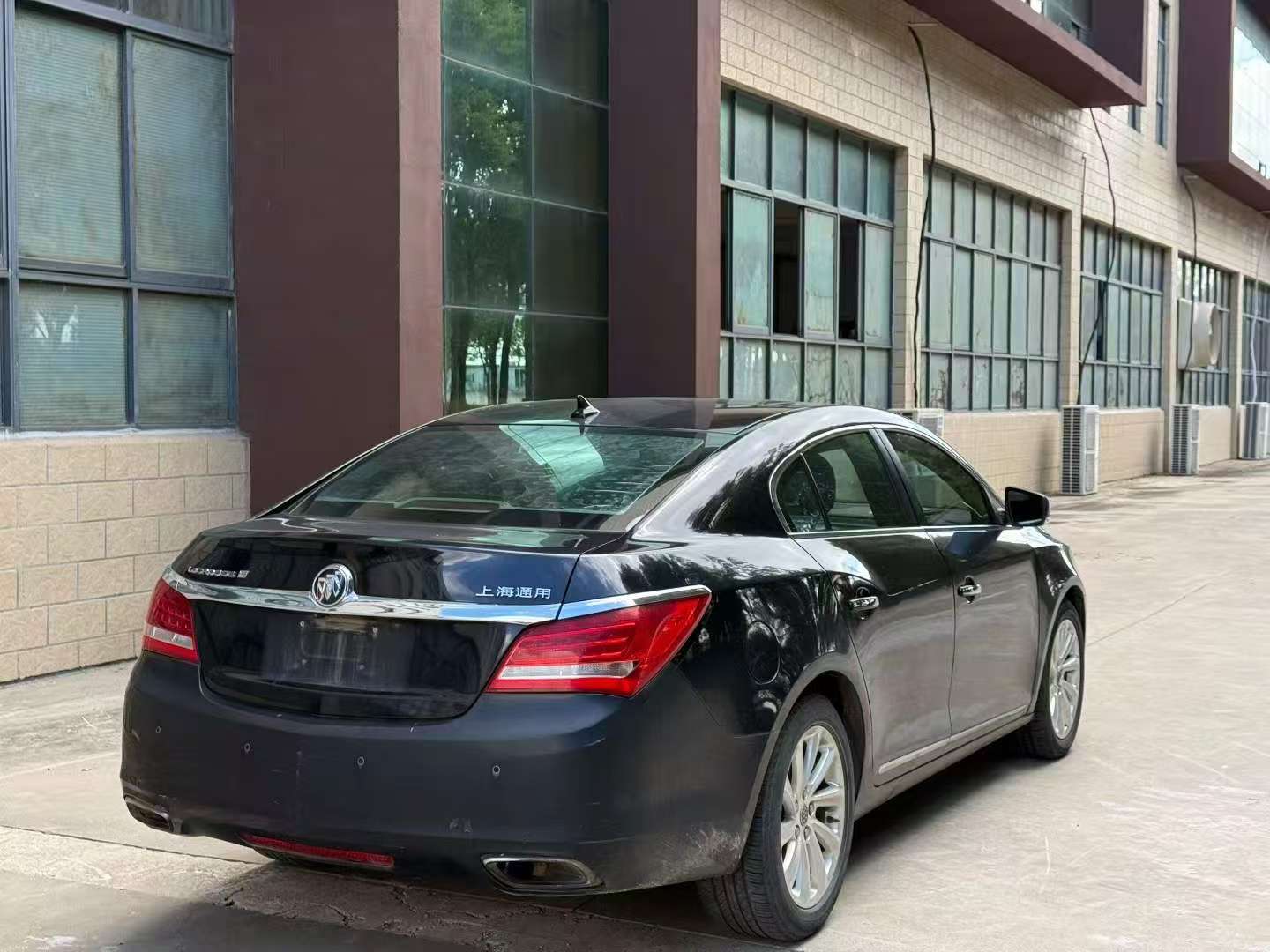 Buick LaCrosse 2.0T Automatic Sunroof 8