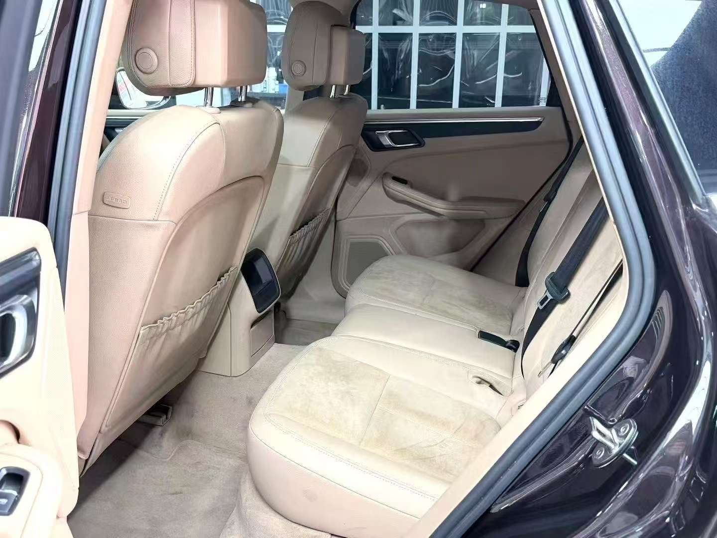 Porsche Macan 5