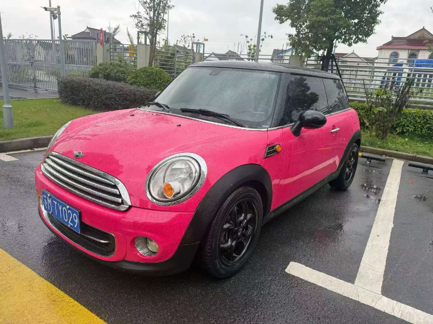 BMW MINI 1.6L Automatic 3