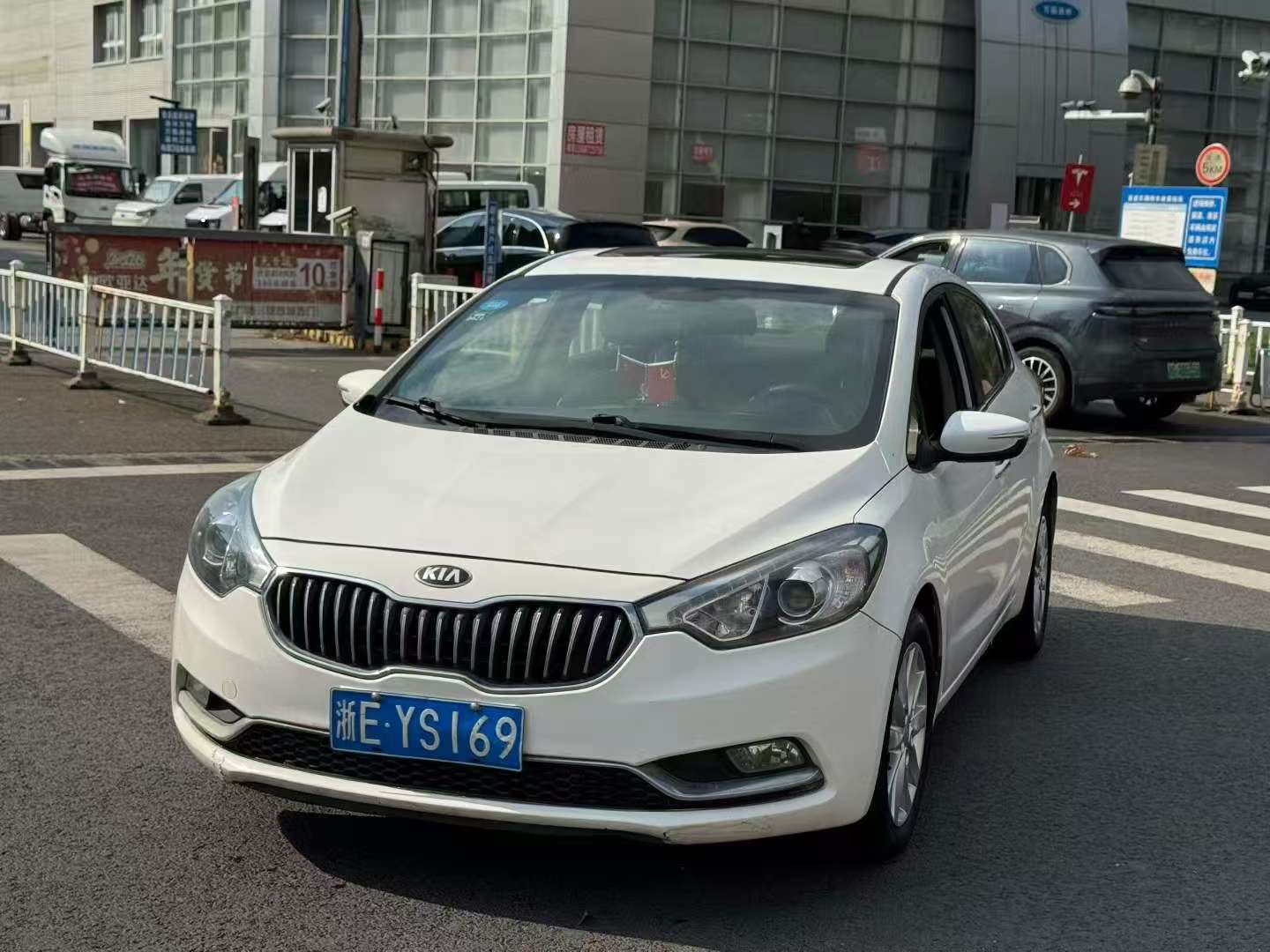 Kia K3 2013 1.6L Automatic Sunroof