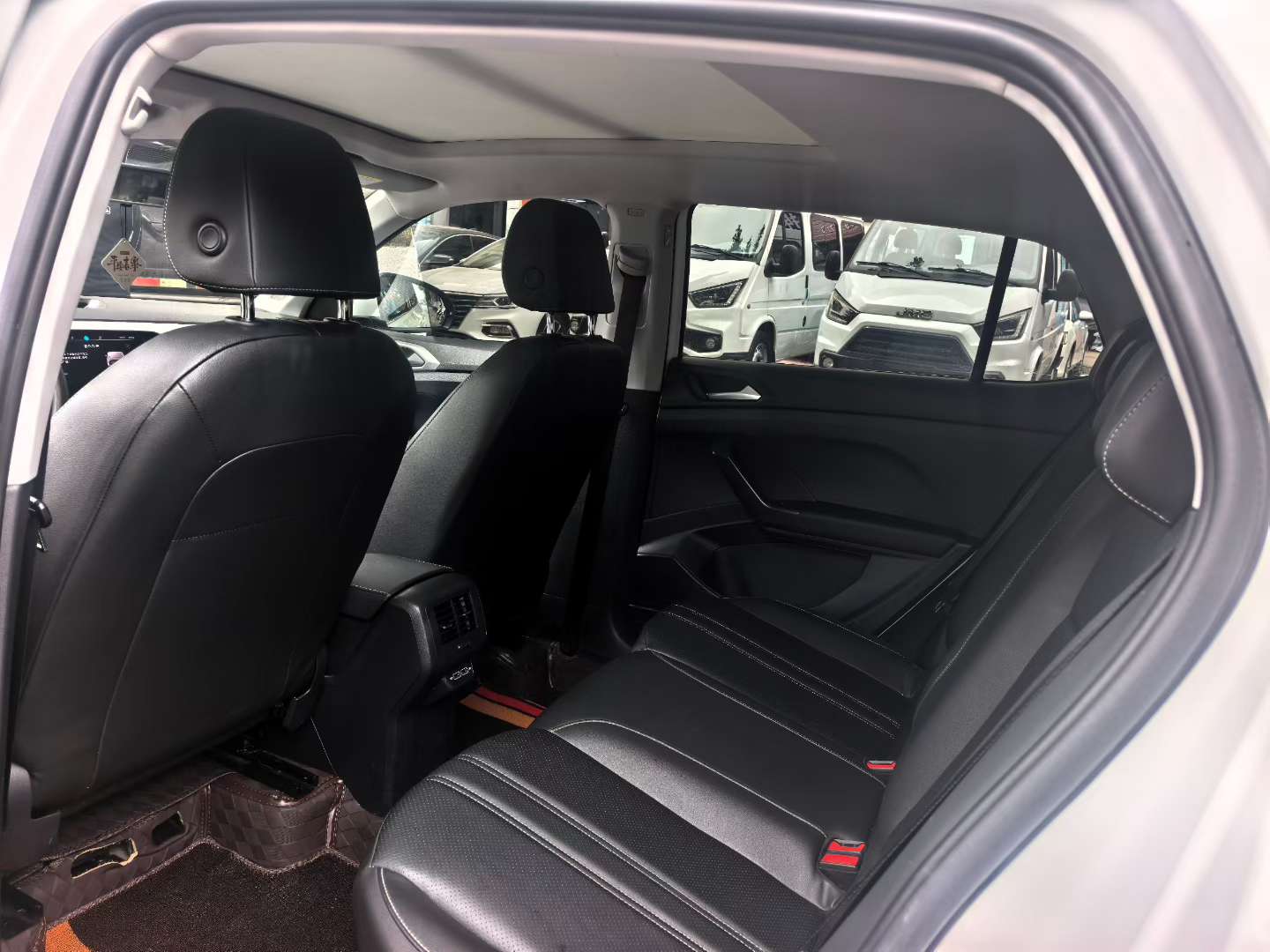 Volkswagen T-Roc Automatic Panoramic Sunroof High Trim 8