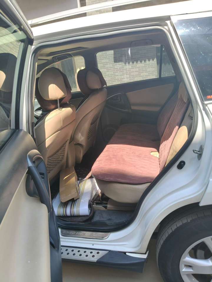 Toyota RAV4 8