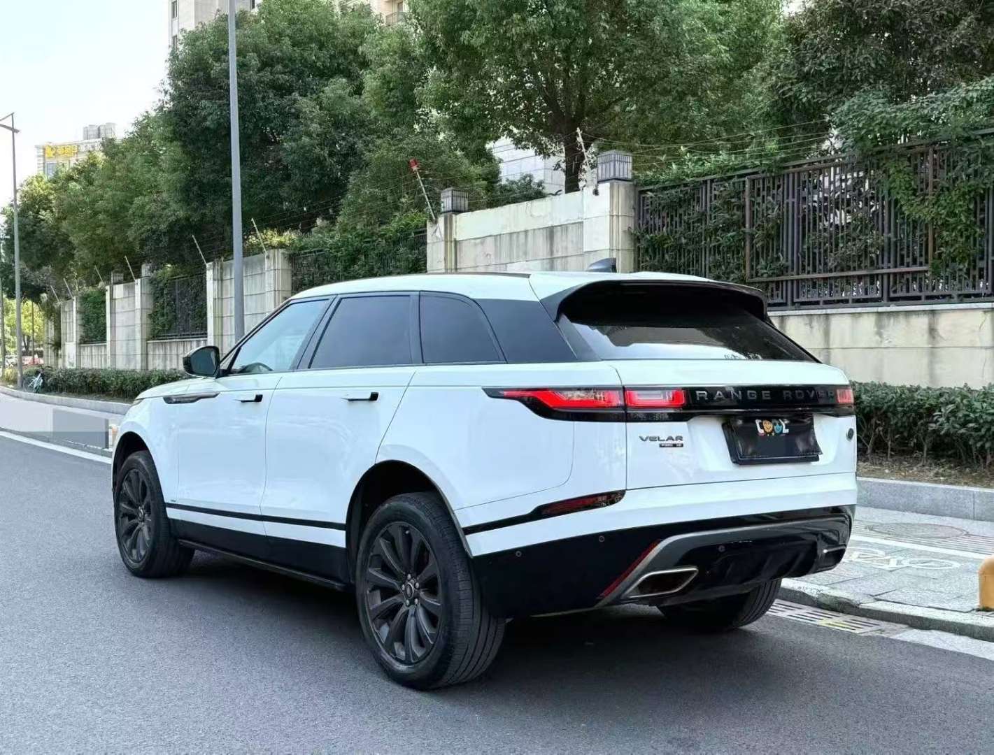 Land Rover Velar P380 R-DYNAMIC SE 3
