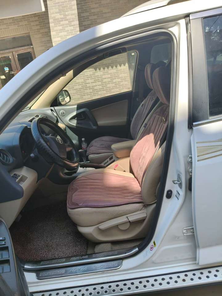 Toyota RAV4 7