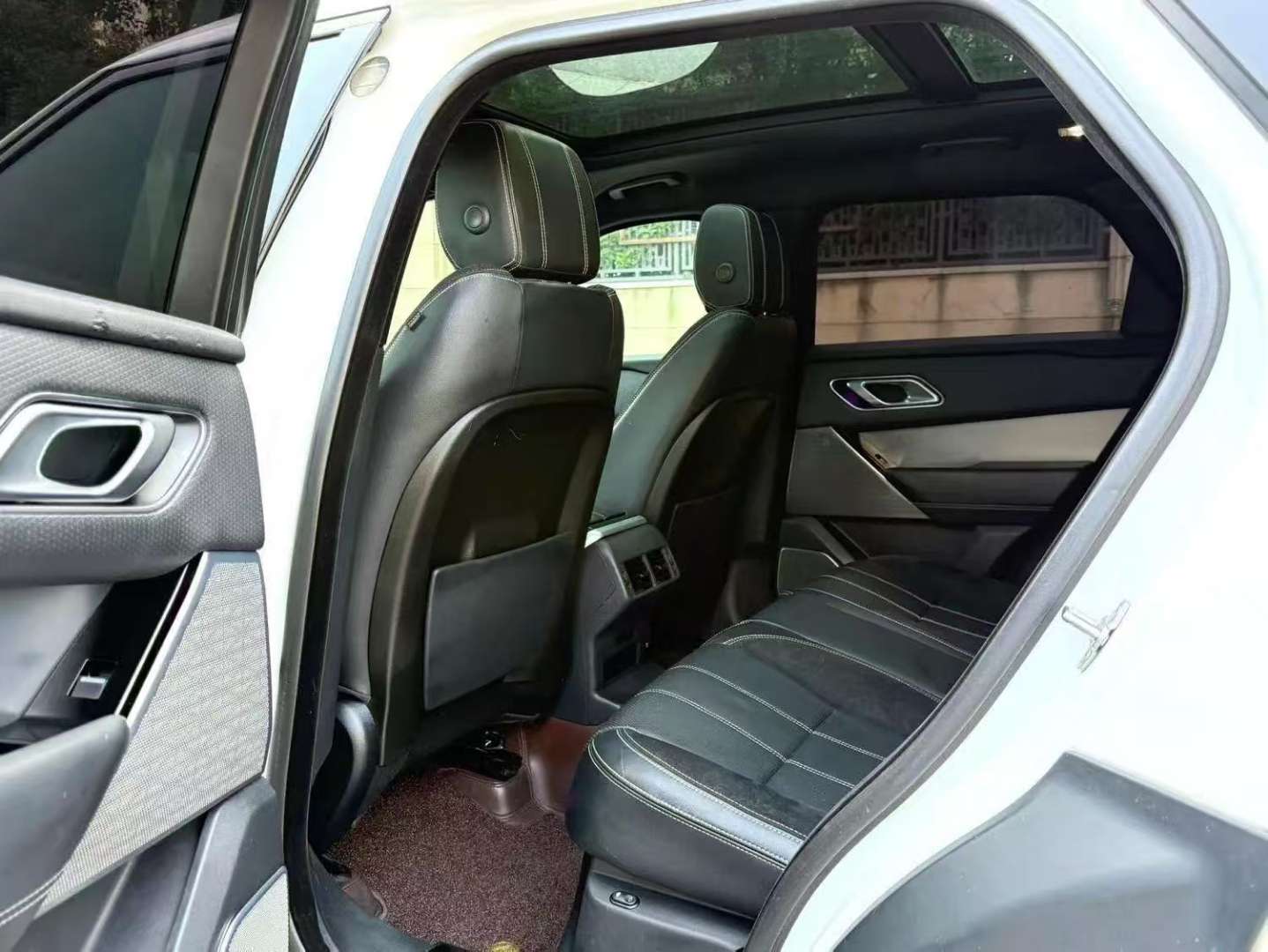 Land Rover Velar P380 R-DYNAMIC SE 6