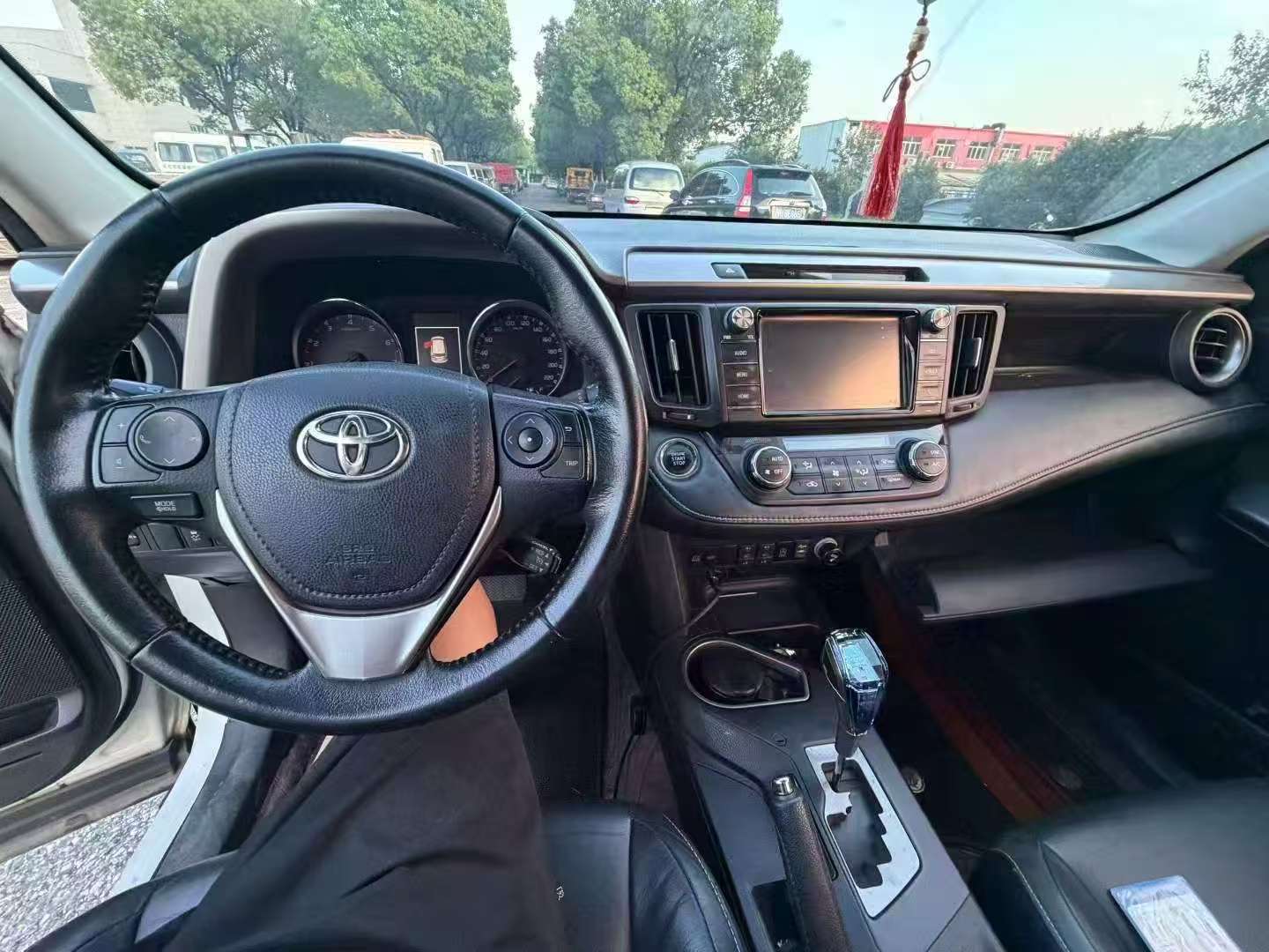 Toyota RAV4 2.0L Automatic Sunroof 9