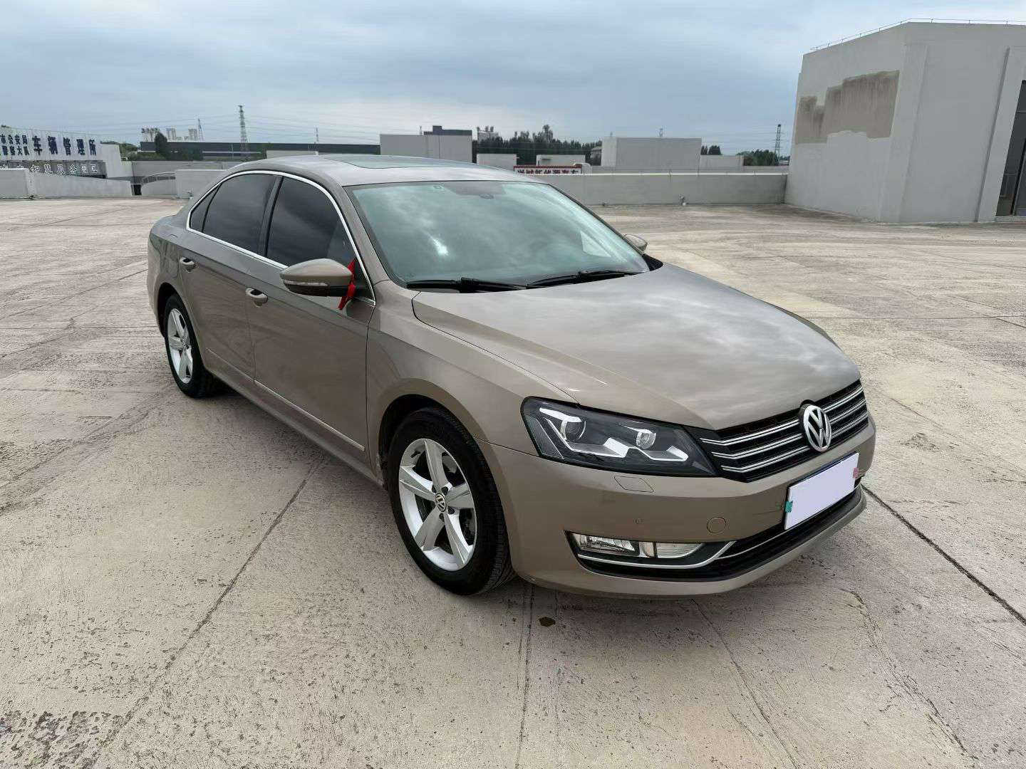 Volkswagen Passat 2015 1.8T Automatic Yuzun Edition 3