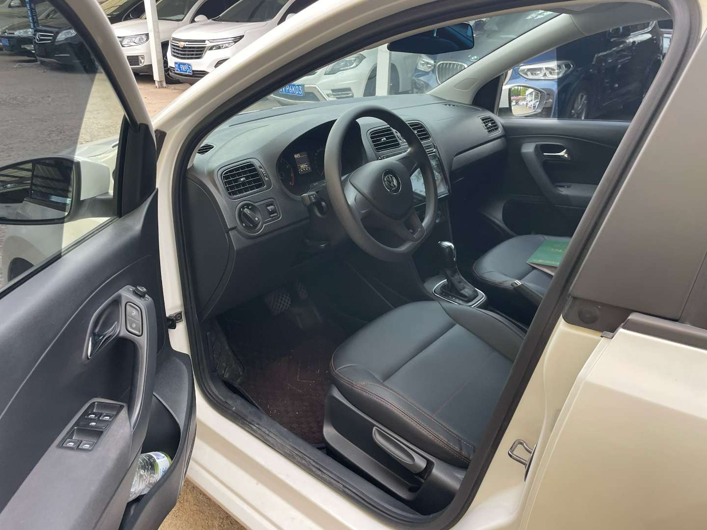 Volkswagen Polo 1.5L Automatic 2