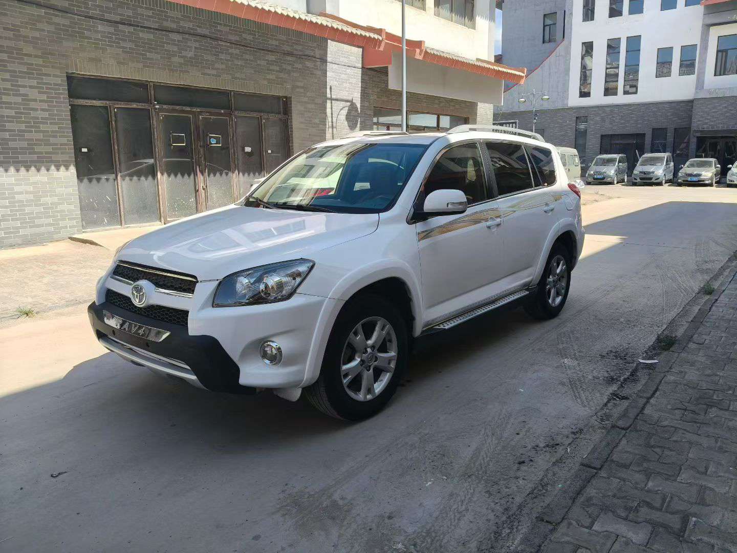 Toyota RAV4 2