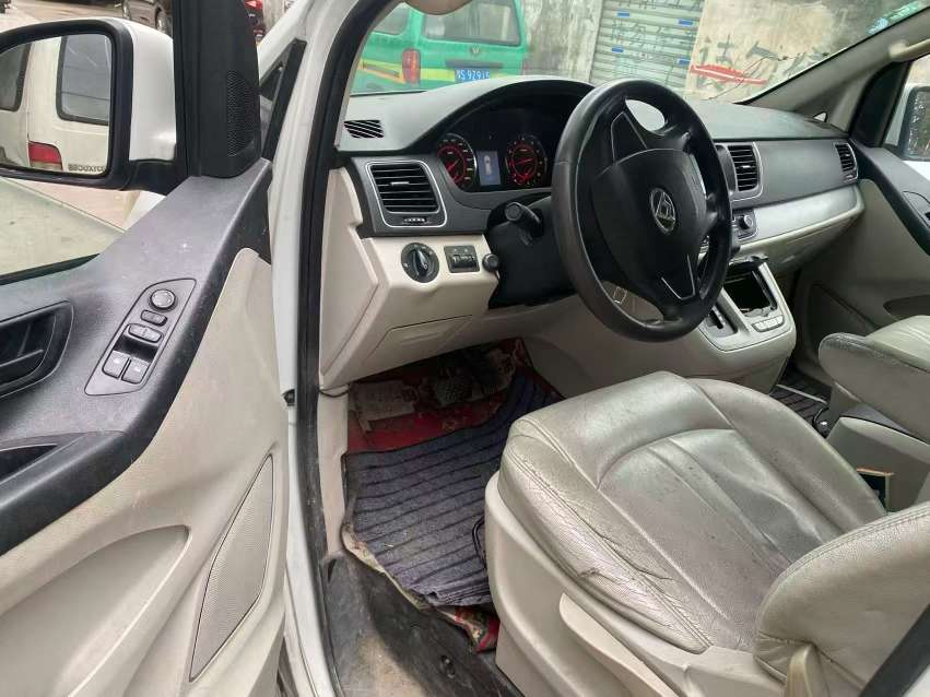 Maxus G10 2015 2.0T Luxury 9-Seater 3