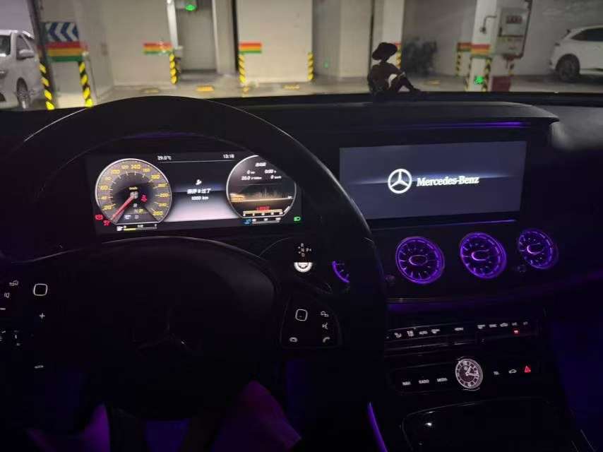 Mercedes-Benz E-Class 2016 E300L Fashion Edition 5