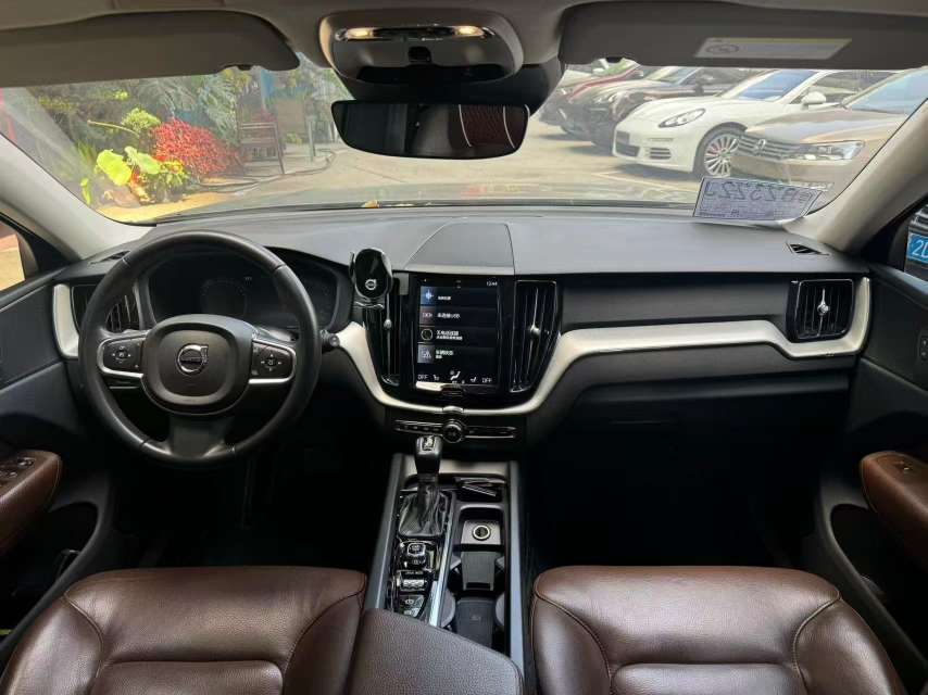 Volvo XC60 5