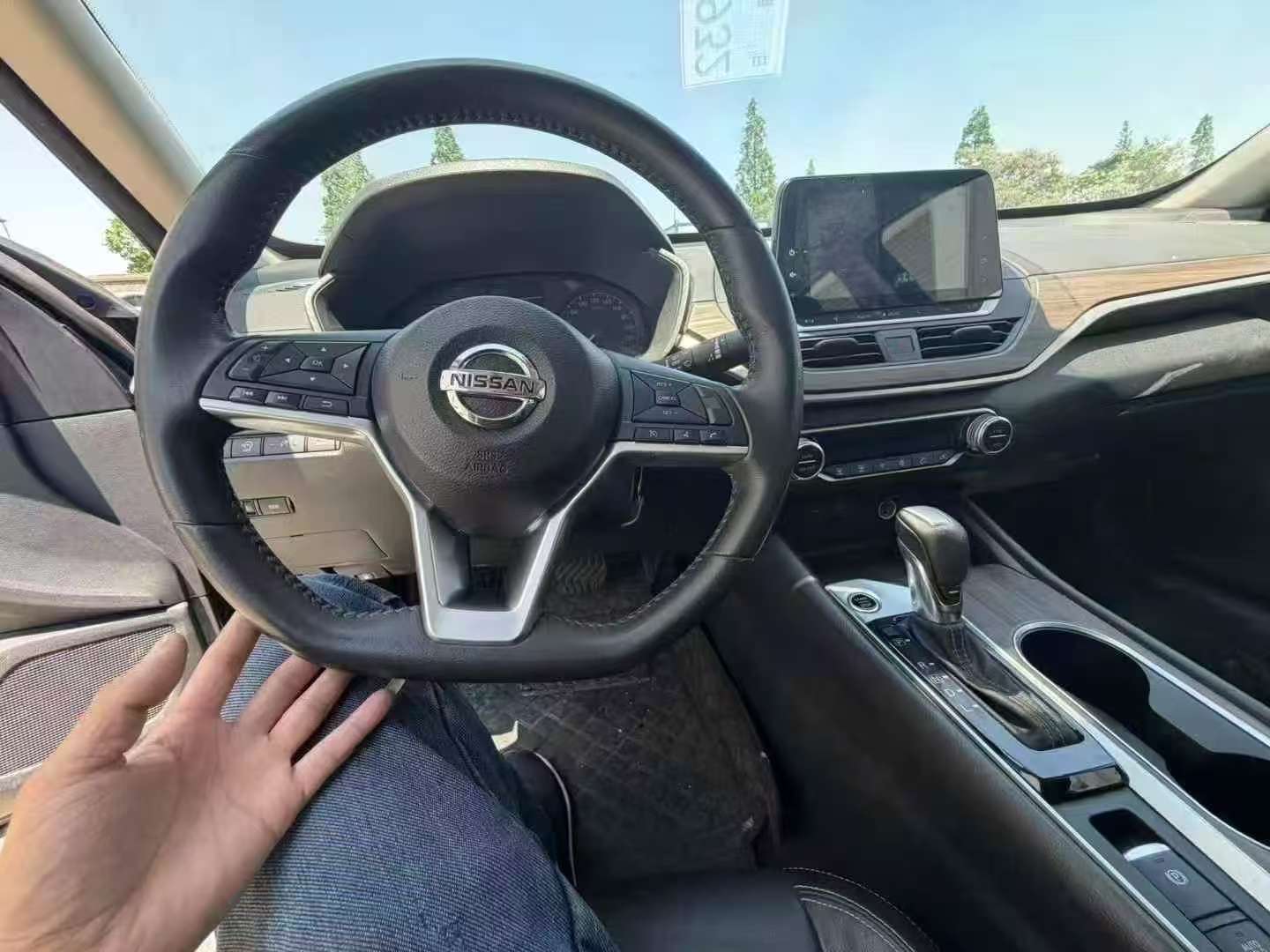 Nissan Altima 2.0L Automatic Sunroof Power Seats 9