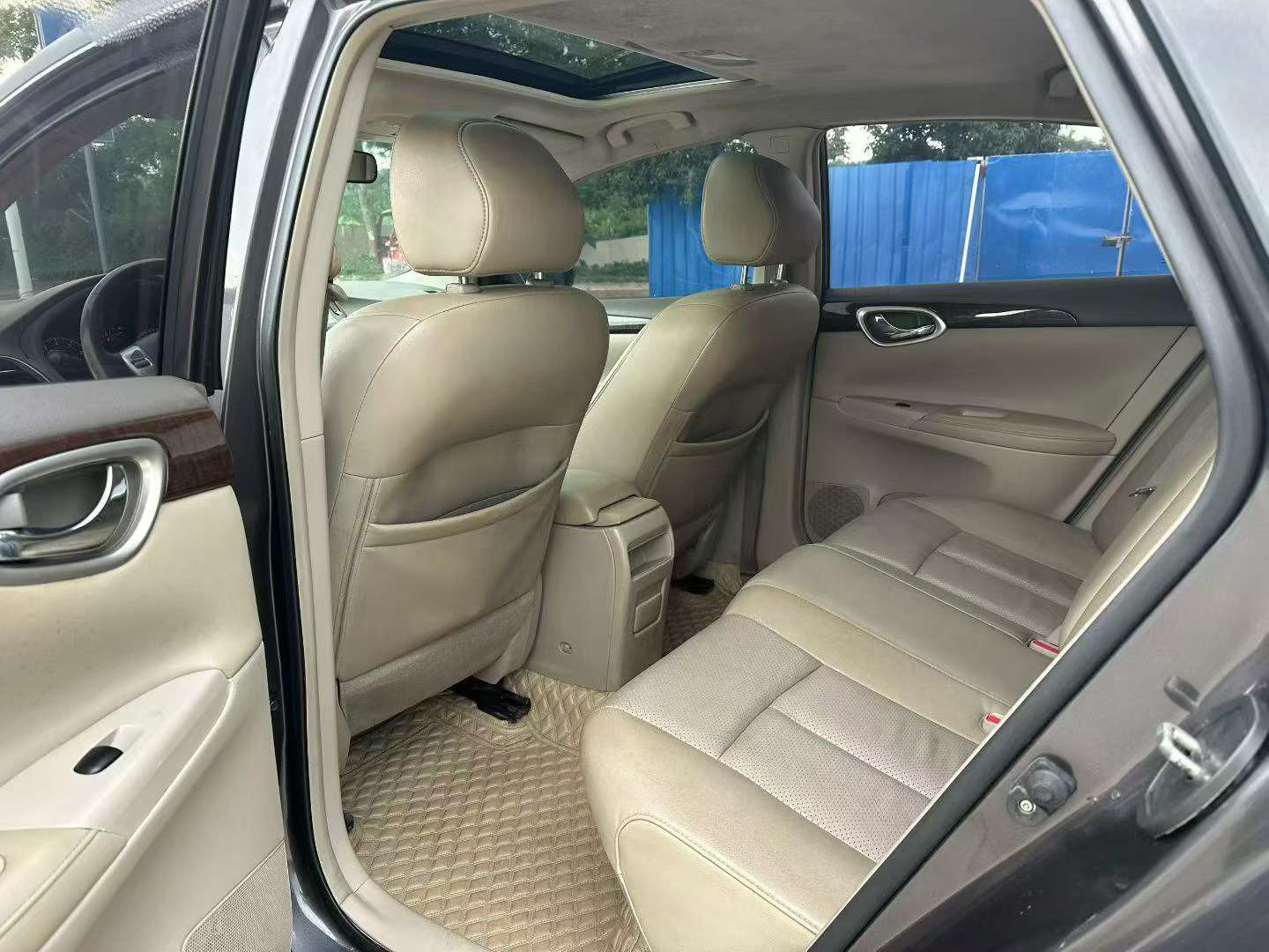 Nissan Sylphy 1.6L Automatic Sunroof Edition 6