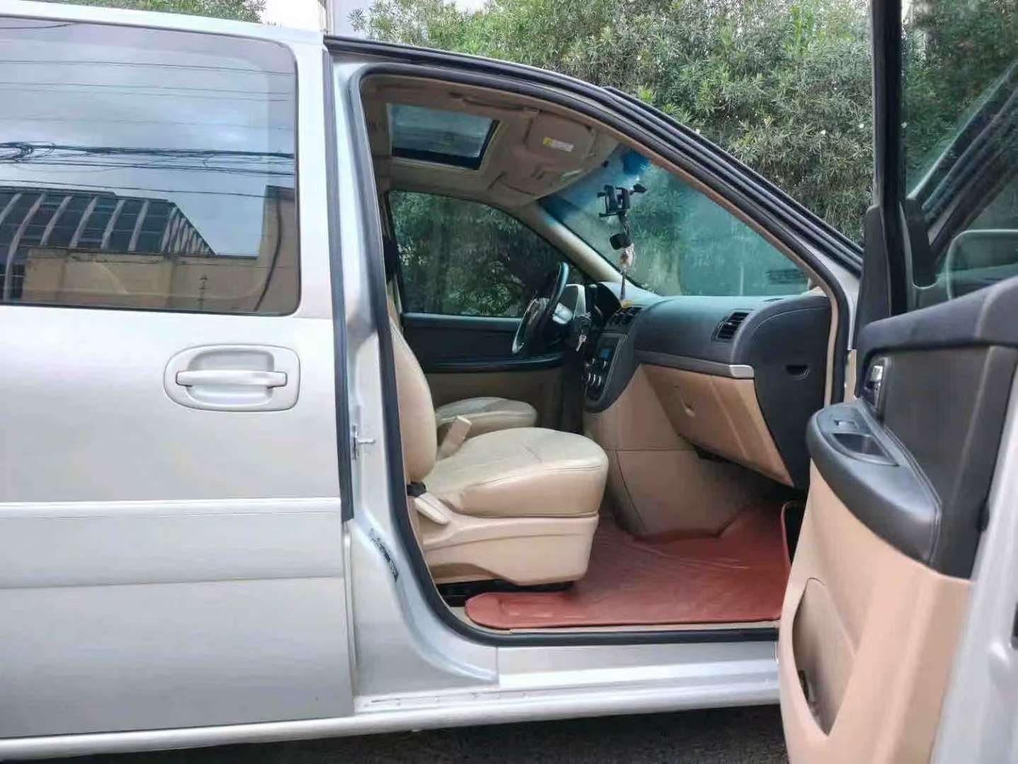 Buick GL8 Classic Edition 2.4L 3