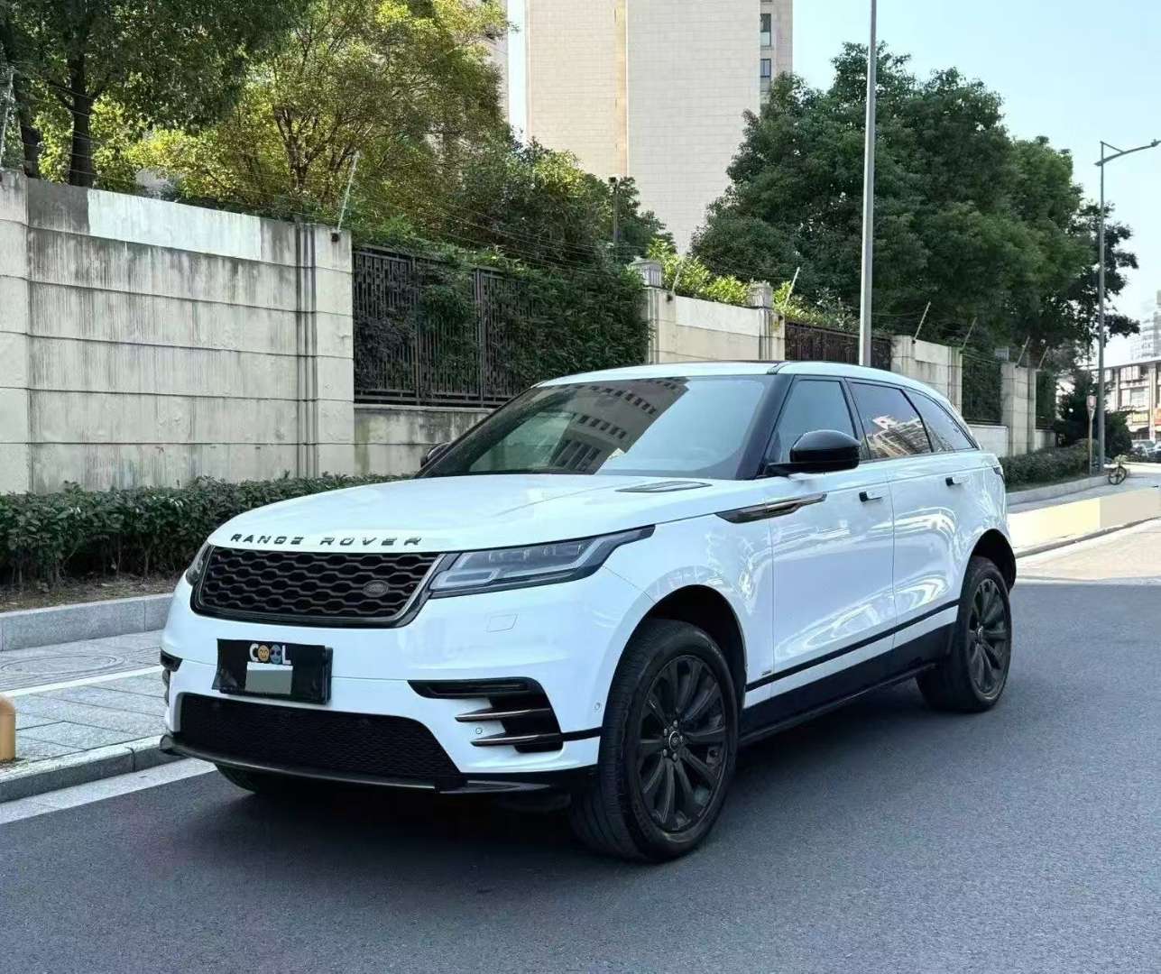 Land Rover Velar P380 R-DYNAMIC SE 2