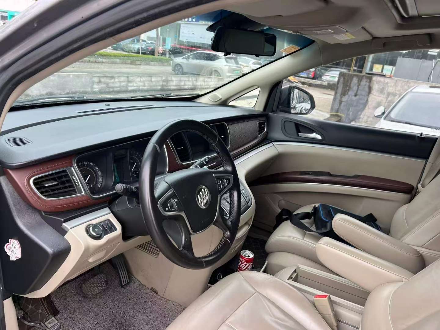 Buick GL8 2.0T Luxury 8