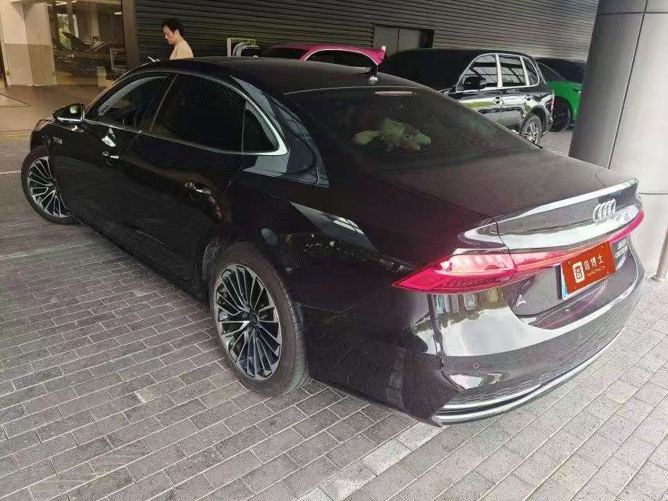Audi A7L 2024 45 Luxury 2