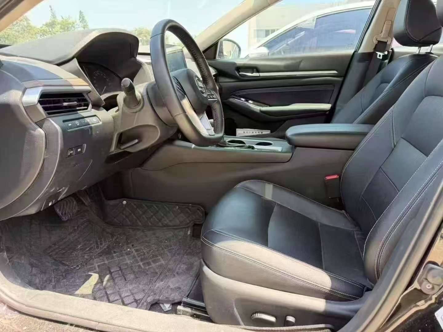Nissan Altima 2.0L Automatic Sunroof Power Seats 7