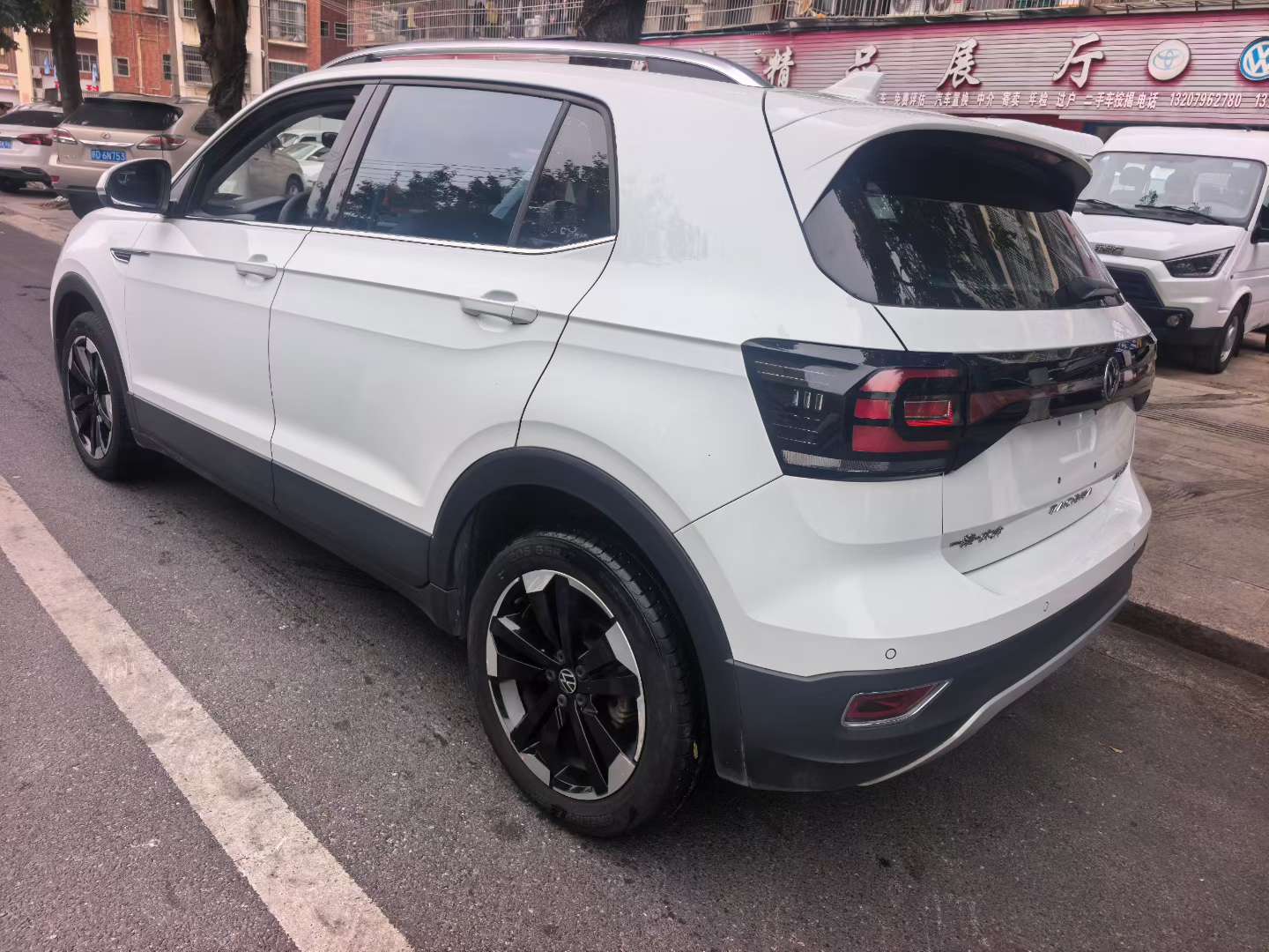 Volkswagen T-Roc Automatic Panoramic Sunroof High Trim 4