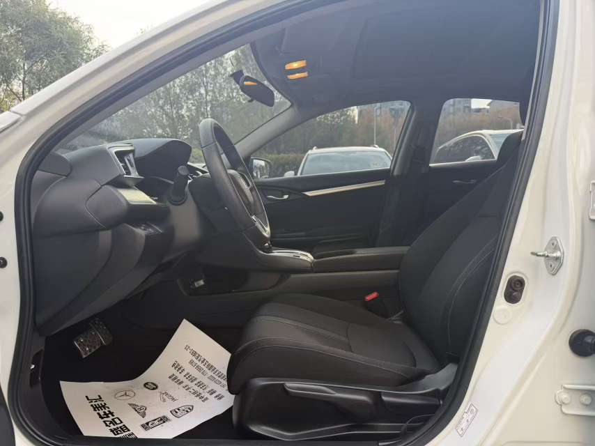 Honda Civic 2016 1.5T Luxury 8