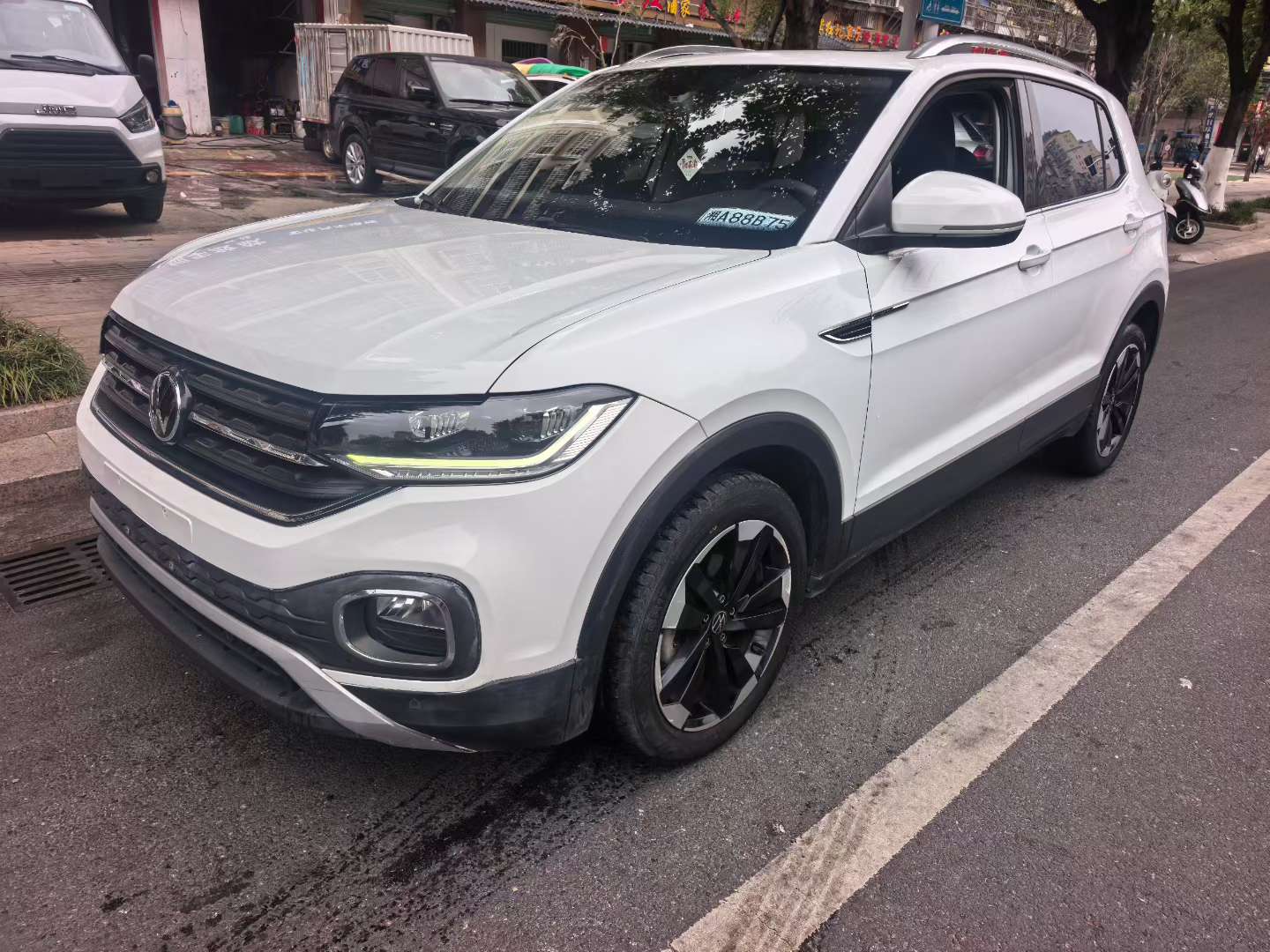 Volkswagen T-Roc Automatic Panoramic Sunroof High Trim 3