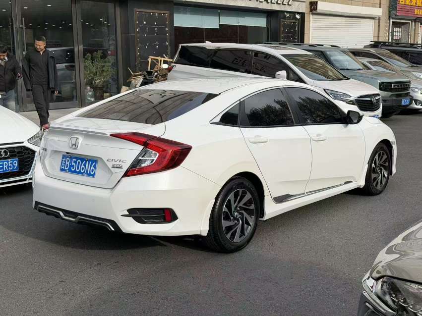 Honda Civic 2016 1.5T Luxury 4