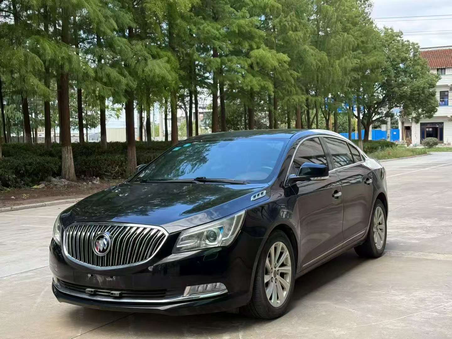 Buick LaCrosse 2.0T Automatic Sunroof 3