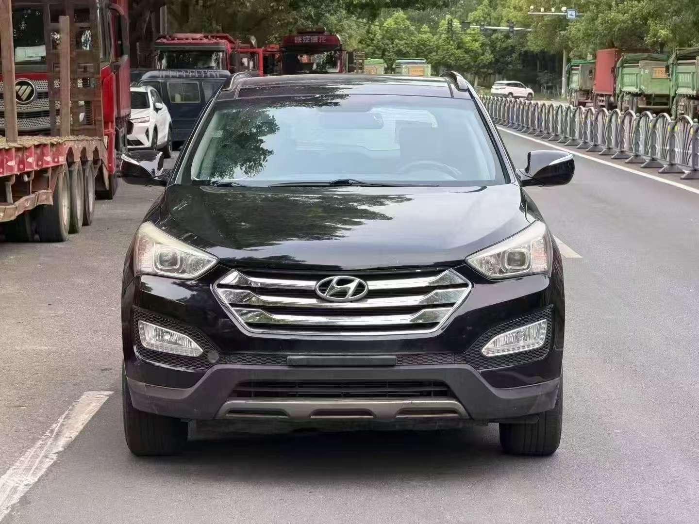 Hyundai Santa Fe 2013 2.4L Automatic Sunroof AWD