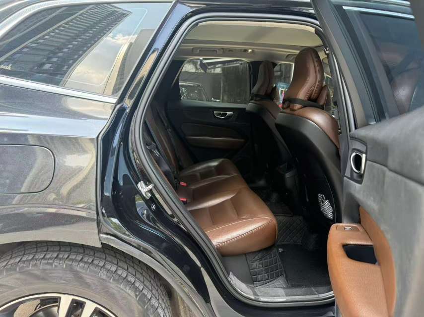 Volvo XC60 6