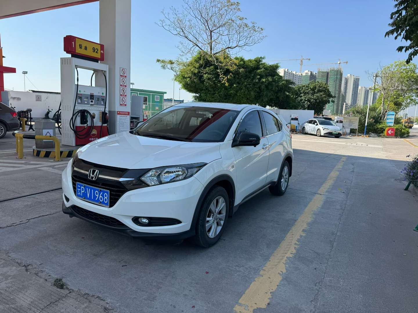 Honda Vezel 1.5L Automatic 3