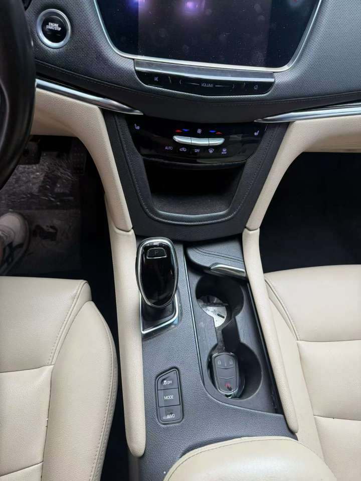 Cadillac XT5 2016 2.0T AWD High Spec 4
