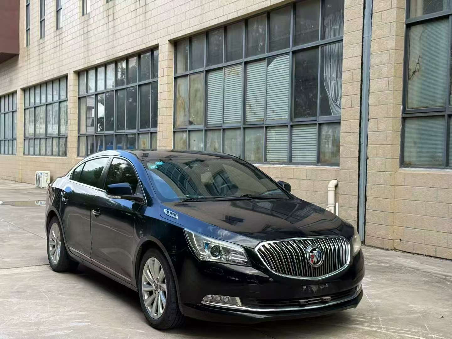 Buick LaCrosse 2.0T Automatic Sunroof 2