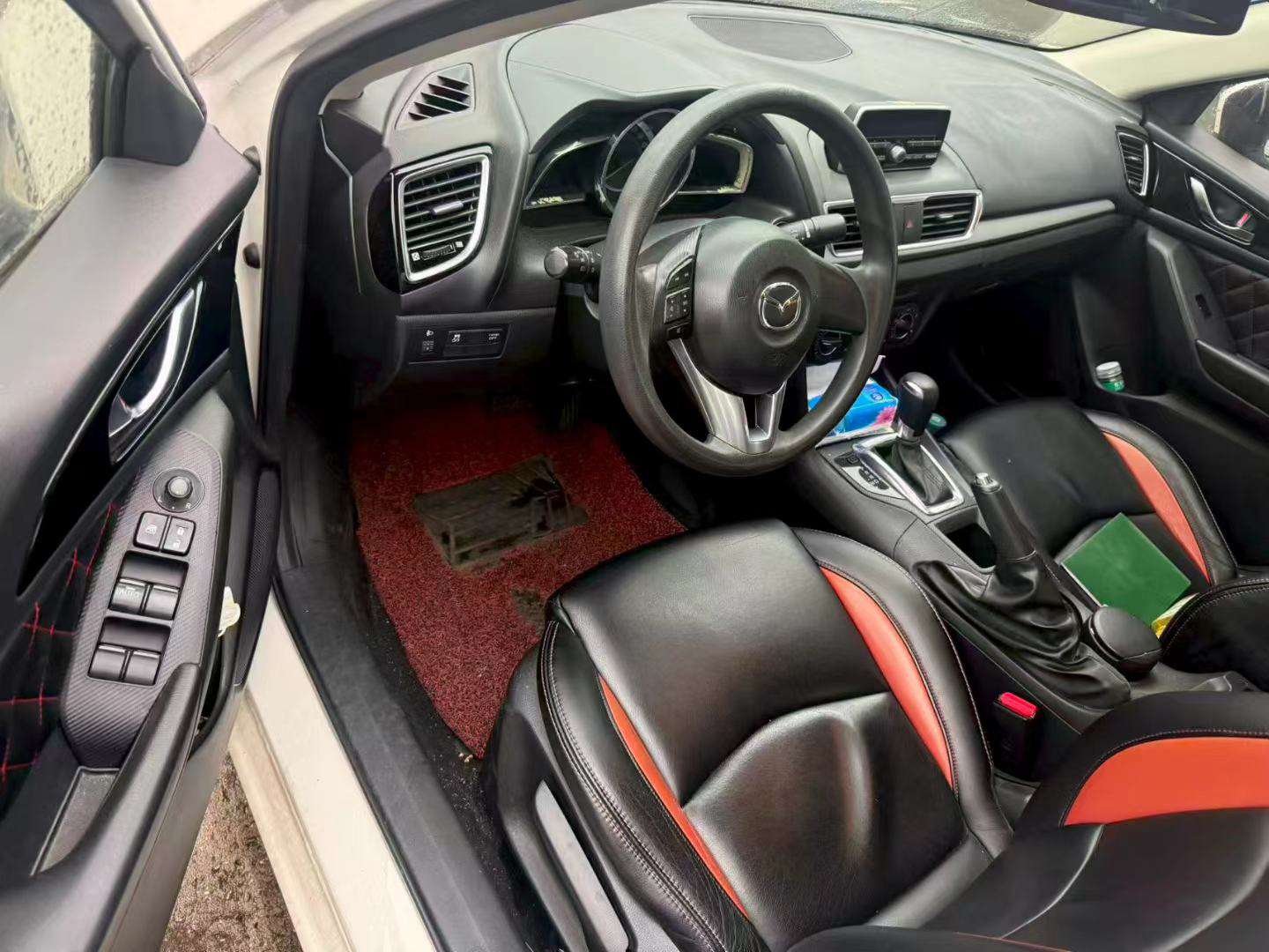 Mazda Mazda3 2016 1.5L Automatic 5
